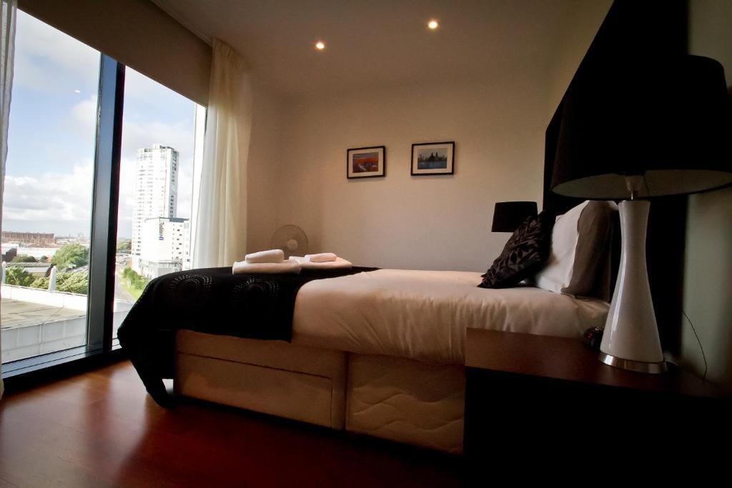 Merchant Quarters Apartments Liverpool Bilik gambar